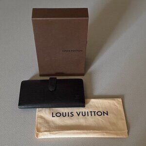 Louis Vuitton Black Epi Kisslock Wallet w/ Box & Dustbag